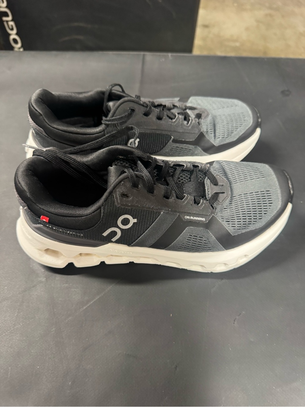 On Cloud Runners 2 Women Running Shoes in Black & Gray